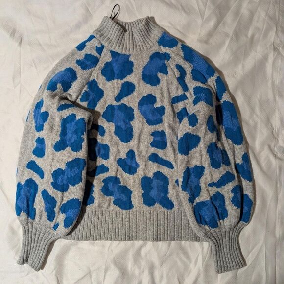Warm and thick Women's Medium Grey and Blue Animal Print Cow Sweater - Picture 2 of 6